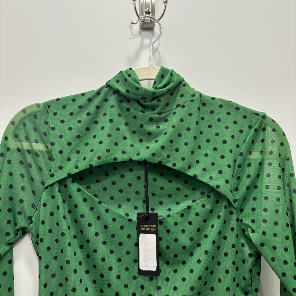 Green and black long sleeve cutout top - Picture 2 of 4